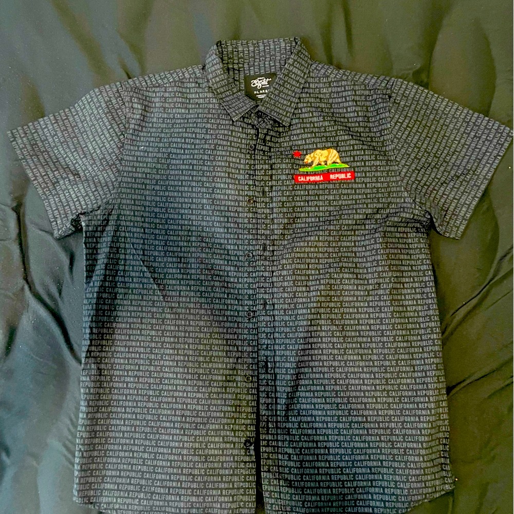 Men’s California republic Eighy Eight brand short sleeve button up shirt.